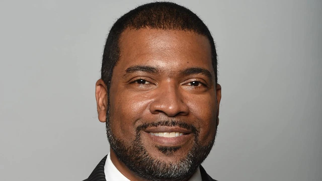 Carlos Alvarez