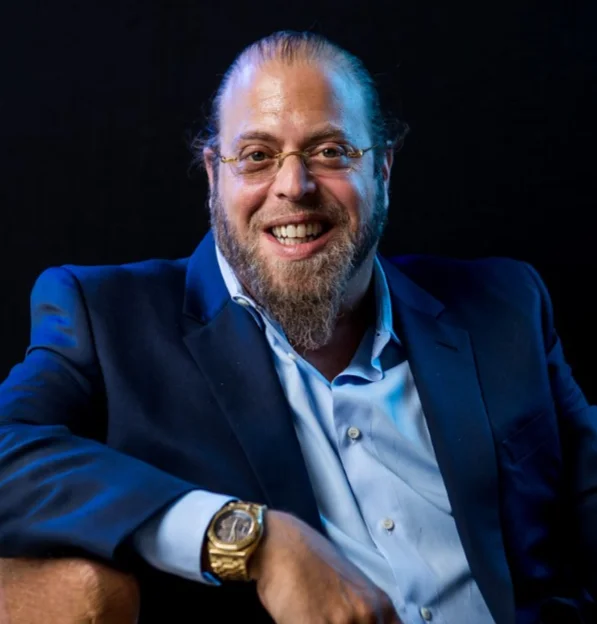 Gil Dezer