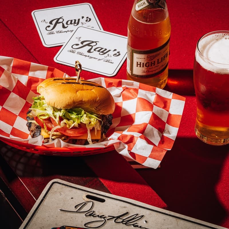 Ray's Hometown Bar - Photo 2