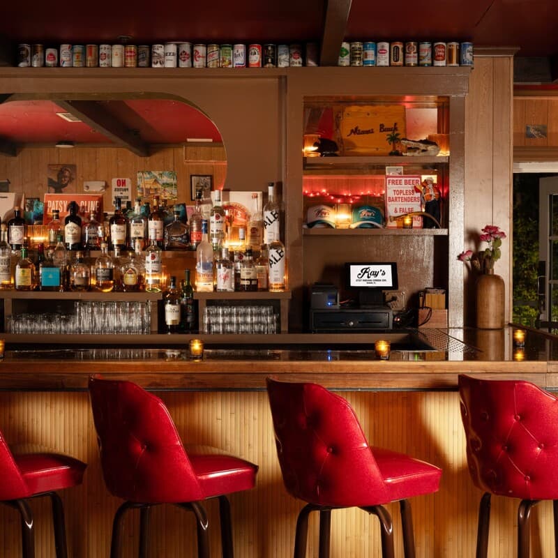 Ray's Hometown Bar - Photo 5