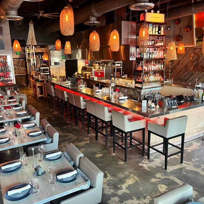 Semilla Eatery & Bar - Photo 2