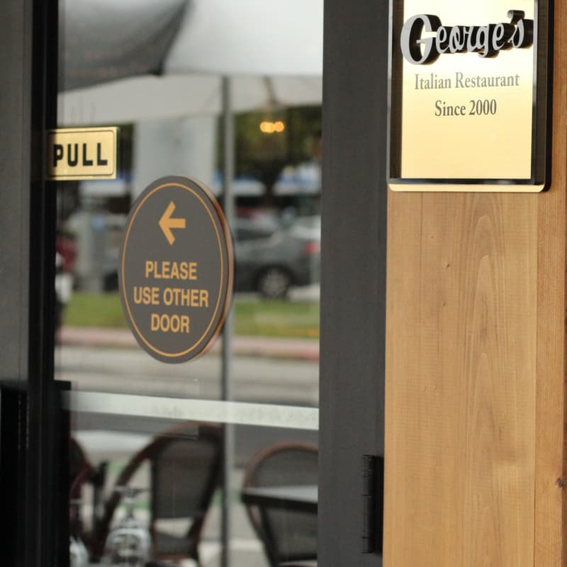 George's Italian Restaurant. - Photo 2