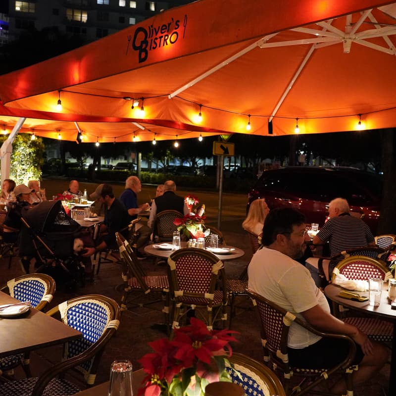 Oliver's Bistro - Photo 3