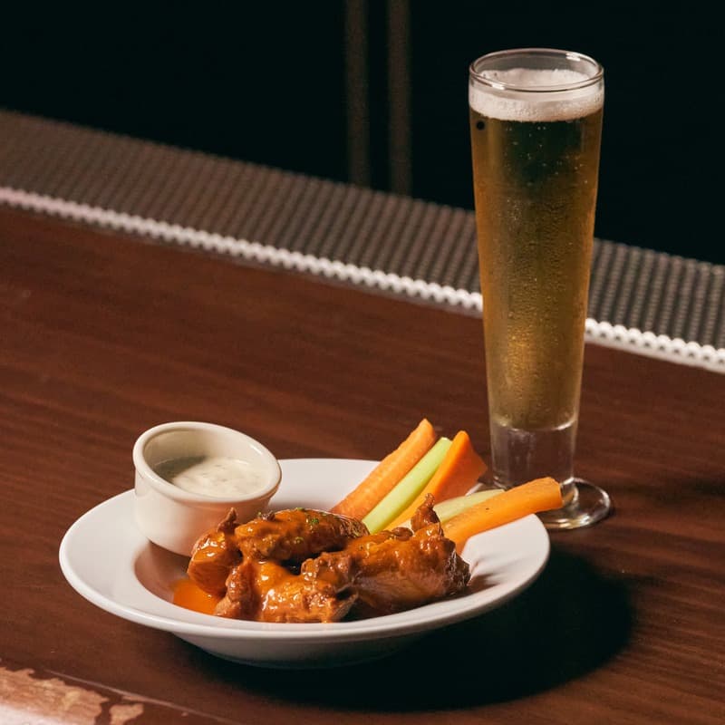 Fox's Lounge - Photo 5