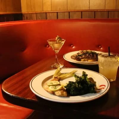 Fox's Lounge - Main photo